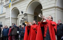 Фото 3: Сьогодні на площі Ринок у Львові спільно заспівали Гімн України