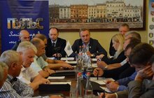Фото 8: На засіданні Львівського РВ АМУ мери міст одностайно підтримали звернення щодо недоцільності винесення на розгляд ВРУ проекту закону, який передбачає контроль за органами місцевого самоврядування з боку обласних державних адміністрацій