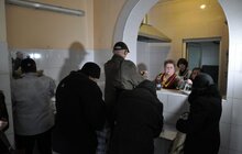 Фото 5: «Людина, яка живе у Львові, і потрапила у складну ситуацію, завжди буде мати безоплатний обід», - А. Садовий під час відвідування «Їдальні для бідних Святого Йосифа»