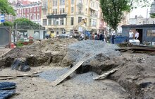 Фото 10: На пл. Галицькій проводять роботи з облаштування нового фонтану: виявлені мури храму законсервують