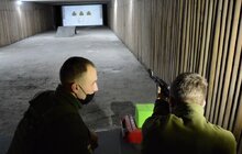 Фото 11: Учні 9-11 класів навчаються стрільбі та домедичної допомоги в інструкторів Нацгвардії