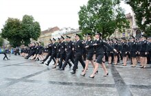 Фото 10: У Львові посвятили в захисники правопорядку випускників Львівського державного університету внутрішніх справ МВС України
