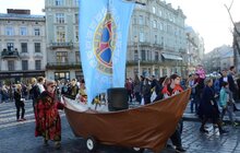 Фото 35: Карнавальною ходою у Львові розпочався «Золотий Лев на вулиці – 2017»