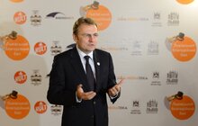 Фото 1: У Львові відбувся благодійний бал для збору коштів на медіатеку