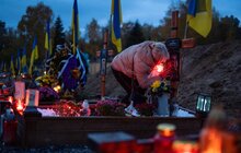 Фото 13: У Львові одночасно запалили лампадки на полях Почесних поховань воїнів
