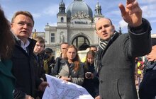 Фото 2: «Є незручності, але скоро тут буде дуже круто», — А. Садовий під час огляду ремонту пл. Двірцевої
