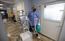 Фото 5: Благодійники передали медичним закладам Львова 4 апарати ШВЛ