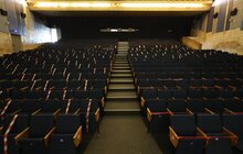 Фото 1: Мер Львова перевірив ремонт гримерок у Центрі Довженка