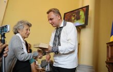 Фото 7: В Ратуші вручили 75 копій ключа від синагоги людям, які досліджують, зберігають та популяризують єврейську спадщину Львова та регіону