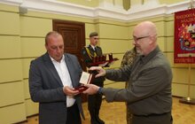 Фото 12: Міністр оборони України відзначив львівських волонтерів нагородами Міноборони