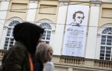 Фото 3: «Шевченко молодий»: на пл. Ринок відкрили виставку до Дня народження українського генія