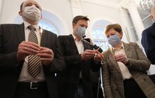 Фото 14: Львівські пластуни урочисто передали Вифлеємський вогонь миру місту
