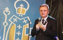 Фото 8: Мер Львова відвідав Фабрику Святого Миколая і залишив подарунки дітям