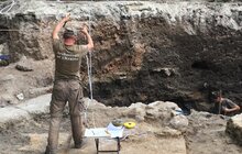 Фото 6: Під час розкопок території під фонтаном «Кульбаба» виявлено «мури»: наразі з’ясовують походження знахідки