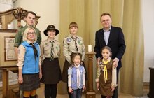 Фото 10: Пластуни передали мерії Вифлеємський вогонь миру