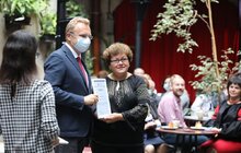Фото 1: Міський голова привітав вчителів і вихователів Львова з професійним святом