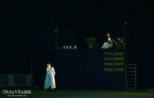 Фото 1: Відкриття фестивалю «Золотий лев» вуличною виставою «Вишневий сад» за п'єсою А. П. Чехова