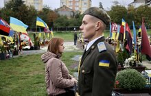 Фото 3: Сьогодні Митрополит Епіфаній вшанував пам’ять полеглих бійців на Личаківському цвинтарі