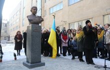 Фото 3: У Львові встановили погруддя Герою Небесної Сотні Ігорю Костенку