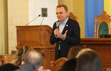 Фото 1: Сьогодні сім’ям бійців АТО вручили ордери на квартири у будинку на вул. Під Голоском, 22