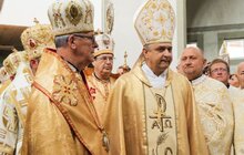Фото 3: Глава УГКЦ Блаженніший Святослав у співслужінні з єпископами Синоду УГКЦ освятив унікальний храм Софії-Премудрості Божої