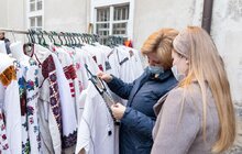 Фото 9: Свідки Незалежності: в дворику Ратуші презентують унікальний повстанський артефакт та іншу старовину суверенної України