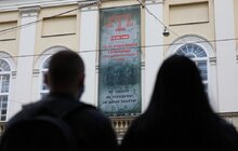 Фото 8: Львів вшановує 76-ту річницю депортації кримських татар: на флагштоці біля Ратуші підняли прапор