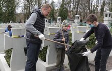 Фото 24: У всіх районах Львова триває прибирання до Великодніх свят