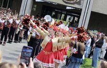 Фото 16: На шкільних ярмарках у Львові зібрали рекордні майже 8 млн грн для ЗСУ (відео)