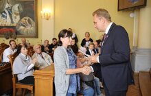 Фото 4: Мер Львова вручив ордери на квартири 45 сім’ям