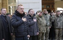 Фото 2: У центрі Львова військові урочисто заспівали Гімн України (відео)