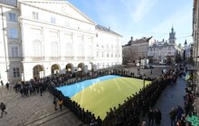 Фото 6: У центрі Львова військові урочисто заспівали Гімн України (відео)