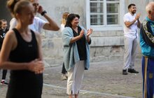Фото 1: З нагоди Дня фізичної культури і спорту працівники Львівської мерії провели спільну розминку