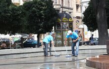 Фото 10: В центрі міста помиють 6 пам’ятників