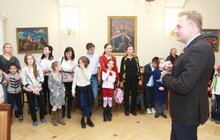 Фото 1: Міський голова Львова привітав та нагородив переможців загальноміського конкурсу дитячого малюнку «Купуй львівське!»