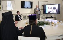 Фото 6: Представник Вселенського Патріарха в Україні під час свого візиту до Львова відвідав міську Ратушу