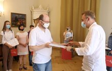 Фото 13: Мер Львова нагородив вчителів та учнів шкіл з нагоди кінця навчального року