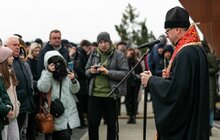 Фото 20: Сотні паперових ангеликів розмістили на Меморіалі Небесної Сотні у Львові