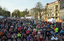 Фото 12: Мер Львова привітав учасників «Run the World. Львівський напівмарафон»