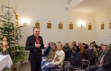 Фото 1: У притулку для бездомних з нагоди Різдва римо-католицька громада організувала святкову вігілію
