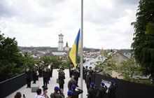 Фото 7: Віталій Марків підняв національний стяг на Меморіалі Героїв Небесної Сотні