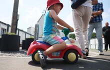 Фото 4: Рафал Дуткевич та Владика Борис Ґудзяк відвідали модульне містечко на Сихові