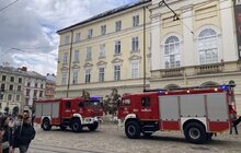 Фото 3: Польські благодійники у Львові передали дві нові пожежні машини для харківських рятувальників (відео)