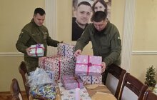 Фото 7: У Львові захисники завітали до дітей-сиріт та дітей, позбавлених батьківського піклування, аби привітати зі святом Миколая 