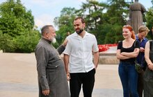 Фото 4: У Львові висадили тюльпанове дерево на честь 25-річчя візиту Папи Івана Павла ІІ