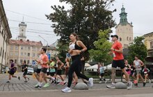 Фото 9: Понад 2500 бігунів та 200 тис. грн для війська зібрав благодійний «Meest Run the World Львівська десятка»