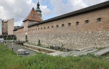 Фото 10: Між оборонним муром Бернардинів і вул. Винниченка відновлюють ремонтні роботи (відео)