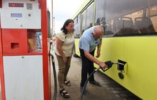 Фото 7: Майбутні водійки автобусів відвідали найбільше автотранспортне підприємство у Львові – комунальне АТП‑1 (фото/​відео)