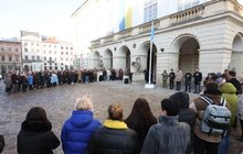 Фото 8: У День спротиву окупації Криму в центрі Львова підняли кримськотатарський прапор (відео)
