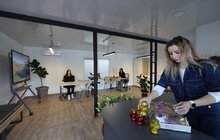 Фото 6: На полі почесних поховань №86А Личаківського цвинтаря запрацював інформаційний центр: які послуги там можна отримати (відео)
